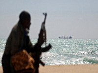 Somalski pirati zarobili severnokorejski brod