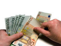 Dinar jača - danas kurs 98,53 din.
