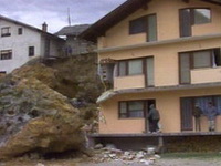 U bihaćkom naselju Kostela obrušila se stijena na kuću