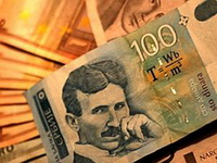 Plata u Srbiji u februaru veća za 7,8 odsto