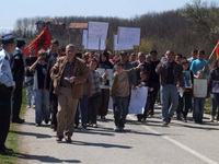 Kamenjem na kamp Srba povratnika na Kosovo