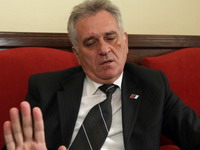 Nikolić: Vlada ne prihvata zahteve za raspisivanje izbora
