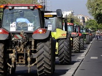 Traktorima blokirali središte Pariza