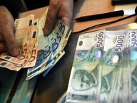 Srednji kurs sutra 99,15 dinara za evro