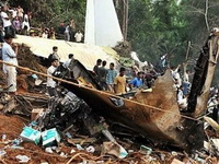 Indija: Spasioci izvukli živu djevojčicu iz olupina aviona