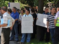 Radnici Oslobođenja i Fruktone pred zgradom Vlade RS