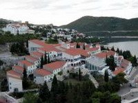 U hotelima stranci, na plažama domaći turisti