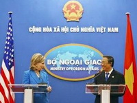 Vijetnam: Clinton zatražila poboljšanje situacije s ljudskim pravima