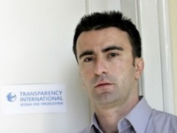 "Milijarde iz budžeta idu u džepove političkih elita i njihovih tajkuna"