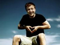 Edo Maajka na prvom mjestu MTV top-liste, Laka šesti