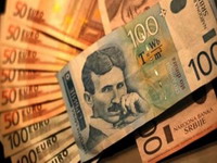 Penzionerima po 5.000 na jesen, od januara odmrzavanje plata i penzija