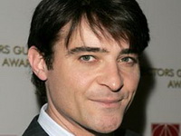 Kontraverzna scena: Goran Višnjić se ljubio sa starijim muškarcem