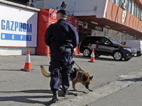 Oko stadiona tri prstena, na tribini tužilac i kamere