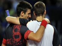 Nole bolji od Viktora