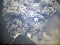 Indonezija: 153 poginulih u erupciji vulkana