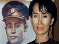 Aung San Su Ći konačno na slobodi