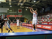 Široki slavio protiv Crvene Zvezde