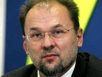 Nema odlaganja pregovora EU i Srbije zbog azilanata