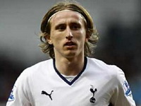 Tottenham želi prodati Modrića Man Unitedu, ali za 50 miliona