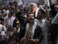 Asad brutalno po protestu