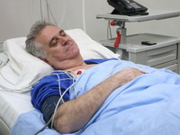 Nikolić primio lekove, nastavlja štrajk