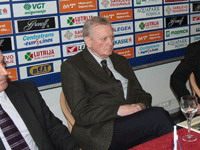 Osim obilazi Široki Brijeg, Mostar i Banju Luku, a potom odlazi Platiniju i Blatteru