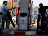 Benzin poskupljuje za 4,5 dinara