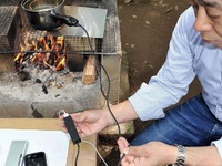 Japanci mobitele pune na logorskoj vatri