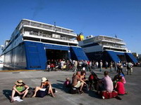 Turisti ne odustaju od letovanja uprkos zatvorenim prelazima