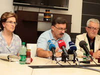 Sramotna šutnja državnika i uvredljiva izjava Tadića