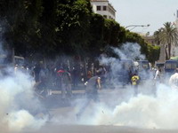 Tunis: Policija suzavcem rasterala demonstranate