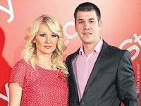 Goca Tržan slobodna, Ivan ima novu devojku