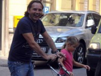 Admir Ćeremida nakon odmora na Braču uživa sa kćerkama