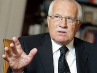 Klaus protiv evra