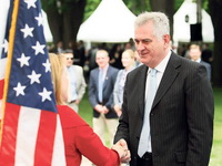 Nikolić će morati da otvori karte