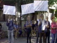 Radnici preduzeća ŠIP Una iz Bosanske Krupe stupili u štrajk glađu