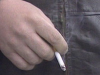 Engleska zabranila mašine za prodaju cigareta
