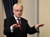 Josipović izbore raspisuje u ponedjeljak