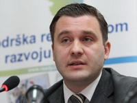 I Ju-Es -Stil Srbija državi na grbači?