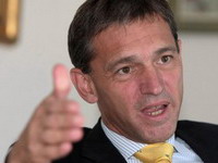 Dežer: EU neće želeti da "uvozi" problem Kosova