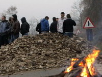 Kfor blokira Srbe da bi odustali od barikada