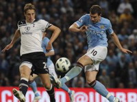 Edin Džeko protiv Liverpoola za finale Carling Cupa