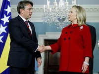 Je li se poruka Hillary Clinton Komšiću „treba nastaviti bez njih“ odnosila na SDP, ili HDZ?
