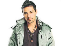 Mladen snima album i takmiči se na festivalu