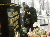 Ceca posetila Arkanov grob!