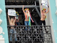 Golim grudima branile pravo na abortus