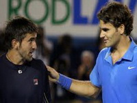 Tenis: Federer prejak za Tipsarevića
