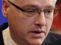 Josipović: Planiranje Nikolićeve posete sada nije prioritet