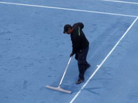 Nole i ostali asovi mogu da odahnu: zabranjeno igranje na plavoj šljaci!