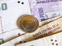 Širom Argentine čuje se: "devize, devize!"